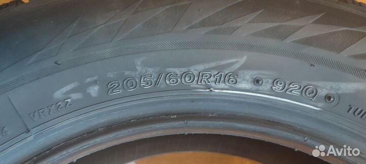 Bridgestone Blizzak VRX2 205/60 R16