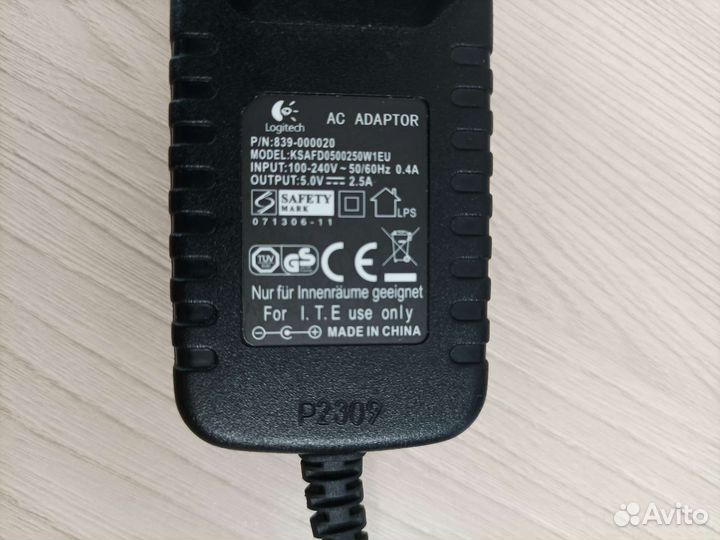 Сзу блок питания Logitech Ksafd0500250W1EU 5V 2.5A