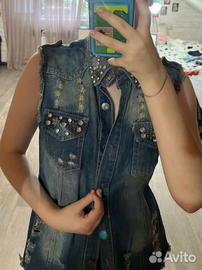 Джинсовая жилетка
