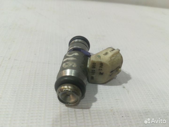 Форсунка топливная Golf 6