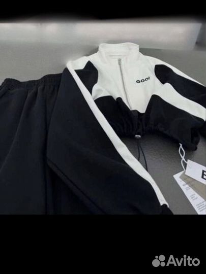 Спортивный костюм женский новый