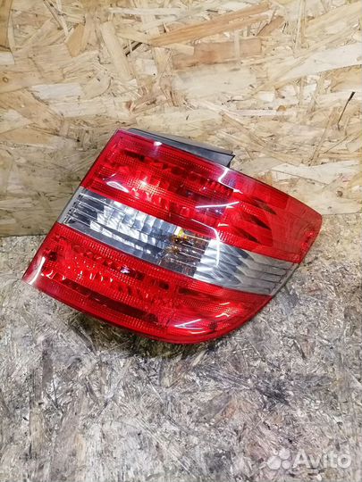 Фонарь правый Mercedes Benz B (W245)