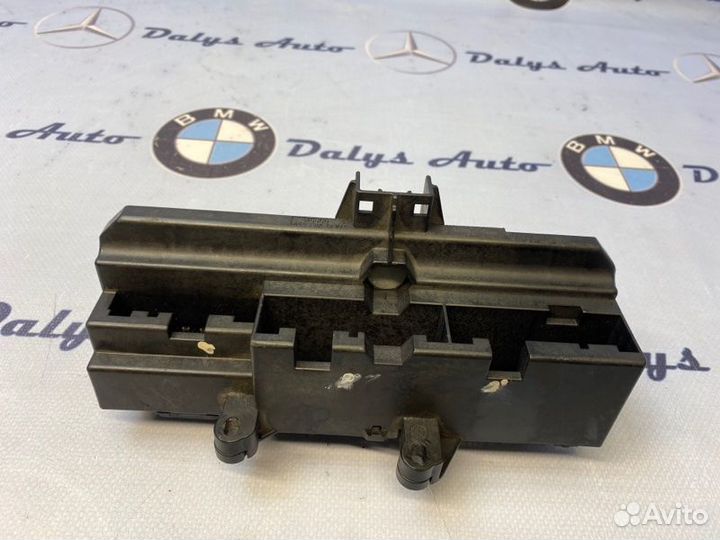 Блок предохранителей Bmw 745I E65 N62B44 2002Г