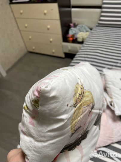 Бортики на кроватку и одеяло