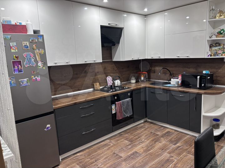 3-к. квартира, 81,5 м², 1/4 эт.