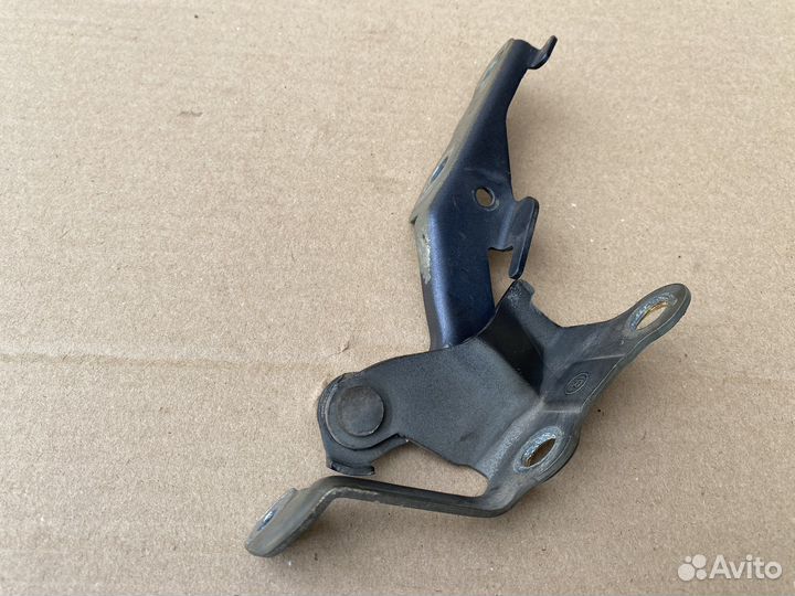 Петля капота правая Toyota Corolla 120