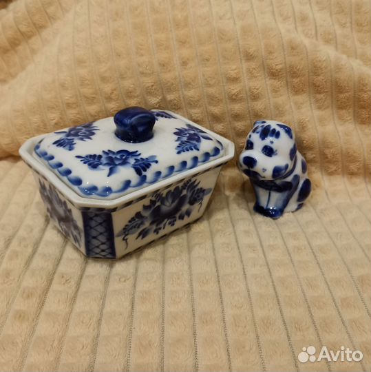 Фигурка и шкатулка гжель