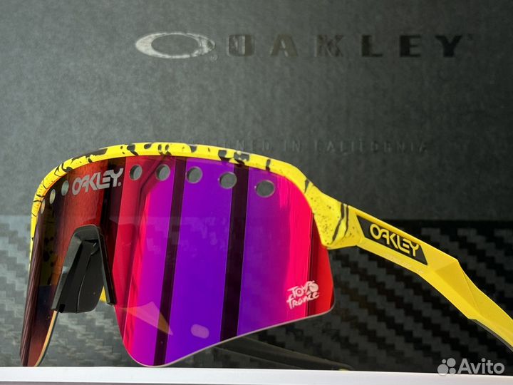 Солнцезащитные очки Oakley Sutro Lite Sweep TDF