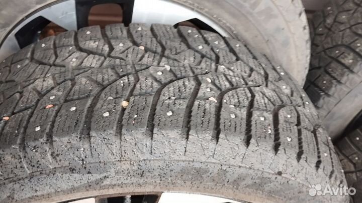 Bridgestone Blizzak Spike-02 SUV 235/60 R18 107