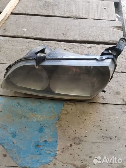 Фара левая Toyota ipsum