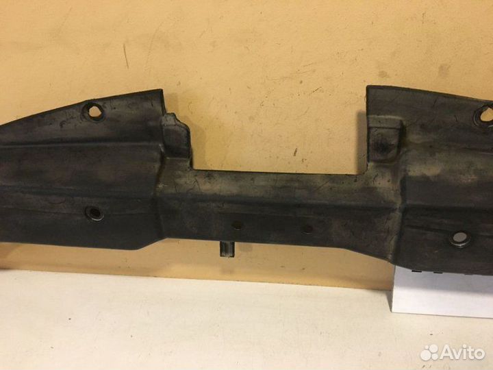 Кожух замка капота Nissan Tiida C11