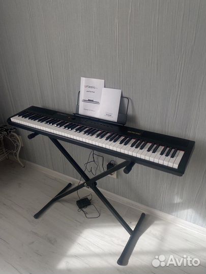 Синтезатор artesia perfomer