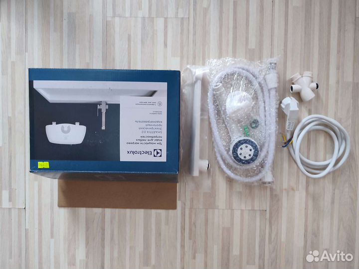 Водонагреватель проточный electrolux