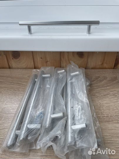 Мебельные ручки металлические