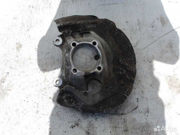 Кулак поворотный передний правый BMW E63 E 63