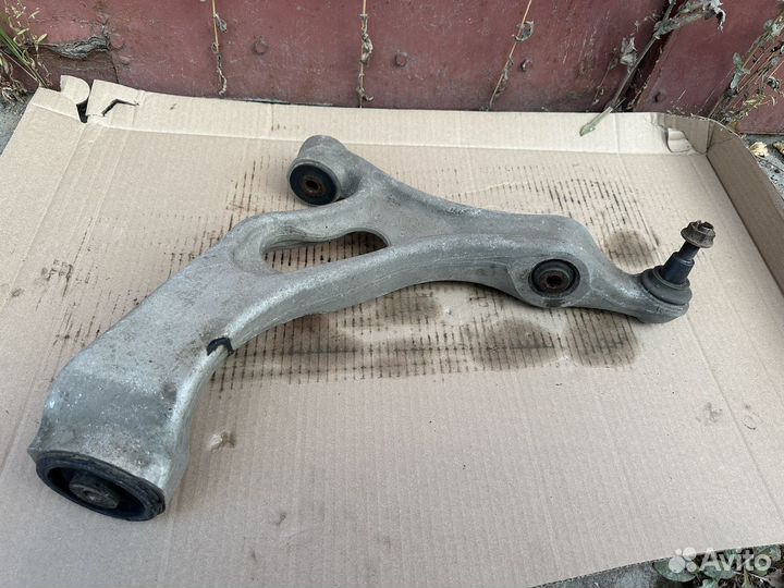 Продам нижний левый рычаг от Ауди Q7(оригинал)