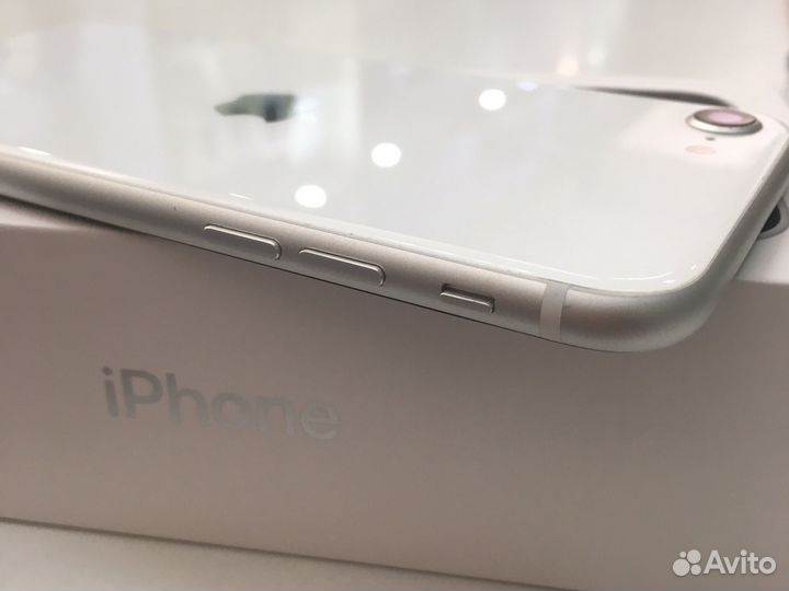 Б/у iPhone SE 2 64gb White