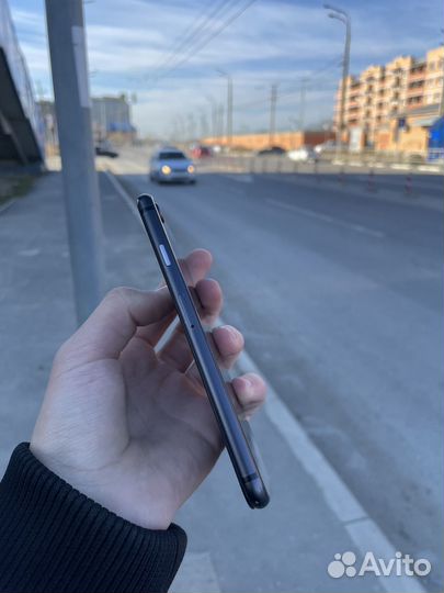iPhone 8, 64 ГБ