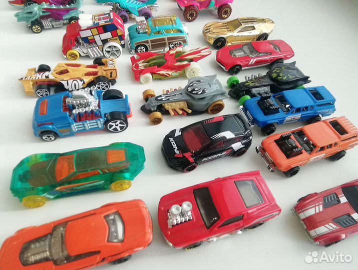 Машинки Hot wheels