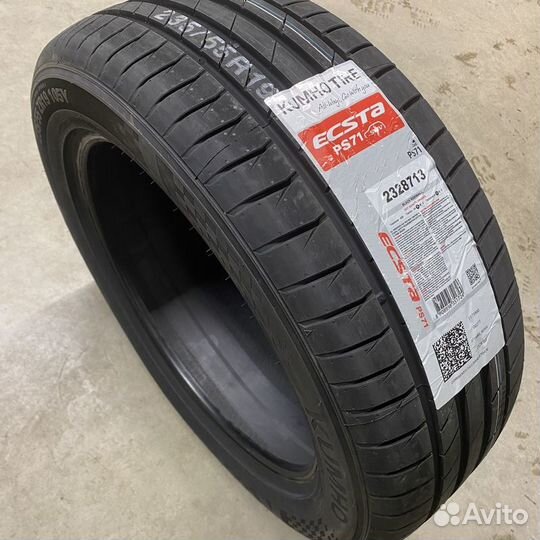 Kumho Ecsta PS71 245/45 R19 102Y