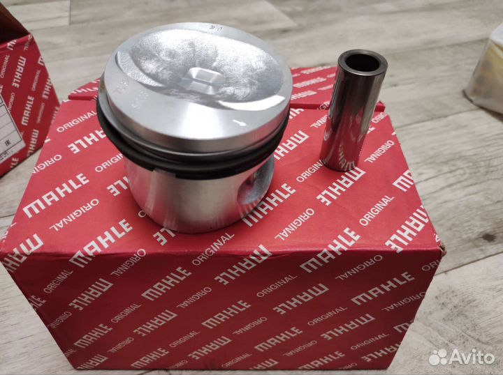 Комплект поршней LADA 76.4 и 76.8 новый