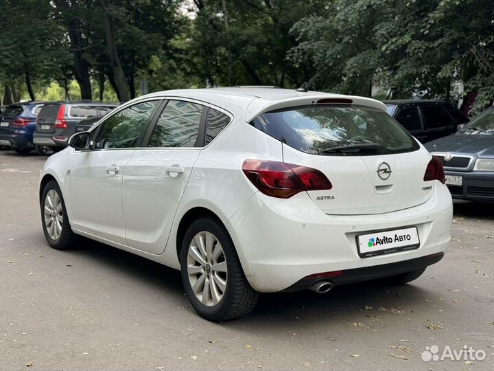 Opel Astra 1.6 AT, 2011, 129 000 км