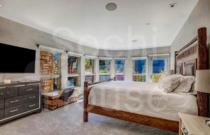 Дом 620 м² на участке 23 сот.