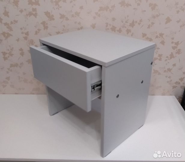 Тумба прикроватная