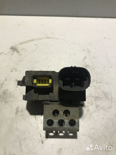 Блок управления вентилятором Peugeot 408