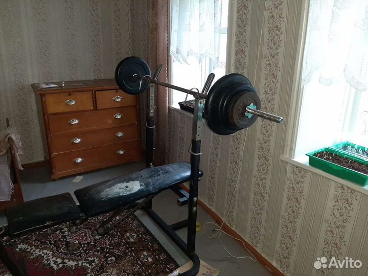 Скамья для жима лежа со штангой