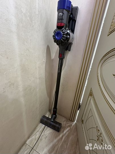 Пылесос Dyson v7