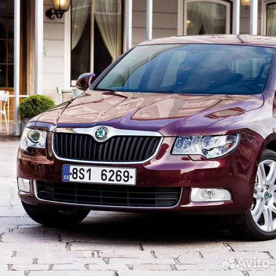 Бампер передний в цвет Skoda Superb B6