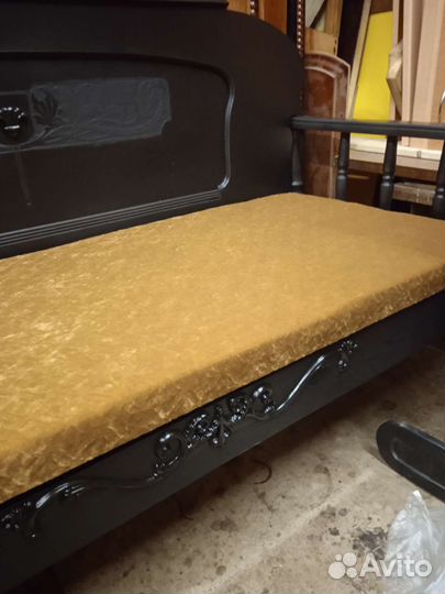 Диван старинный резной