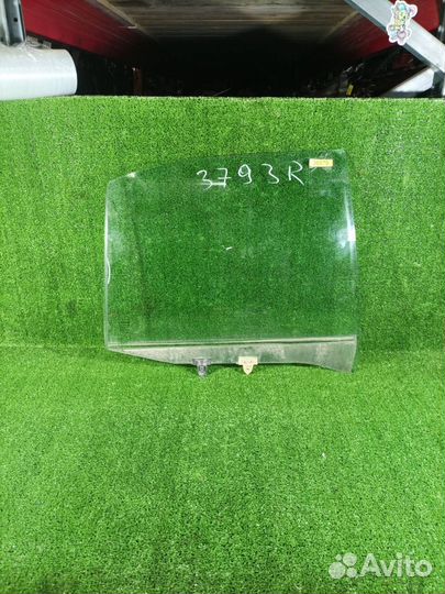 Стекло боковой двери Nissan Primera P11 (1996-2002