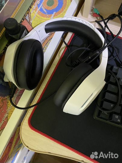 Продам новые наушники