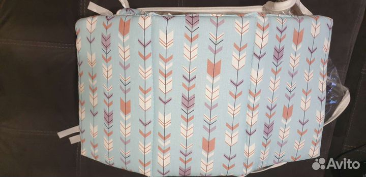 Бортики в детскую кроватку в отличном состоянии