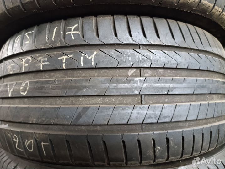 Pirelli P Zero PZ4 225/45 R17 99W