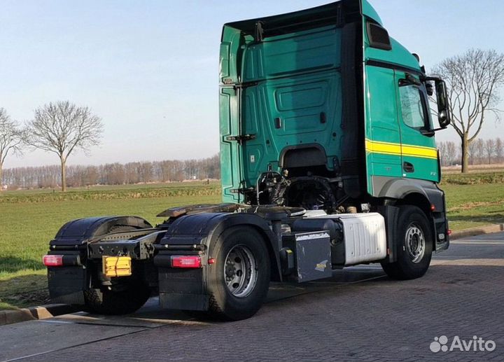 Pазбираем грузовик Mercedes-Benz Actros mpiv с 201