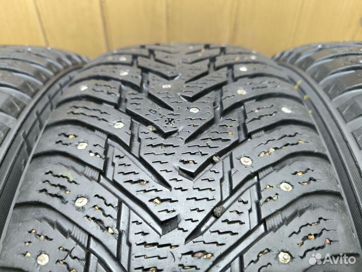 Nokian Tyres Hakkapeliitta 8 SUV 235/60 R18 107T