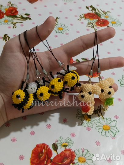 Пчёлки и собачки из бисера