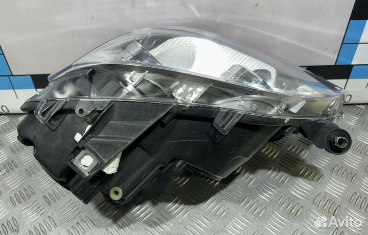 Фара левая Mercedes-Benz M-Class