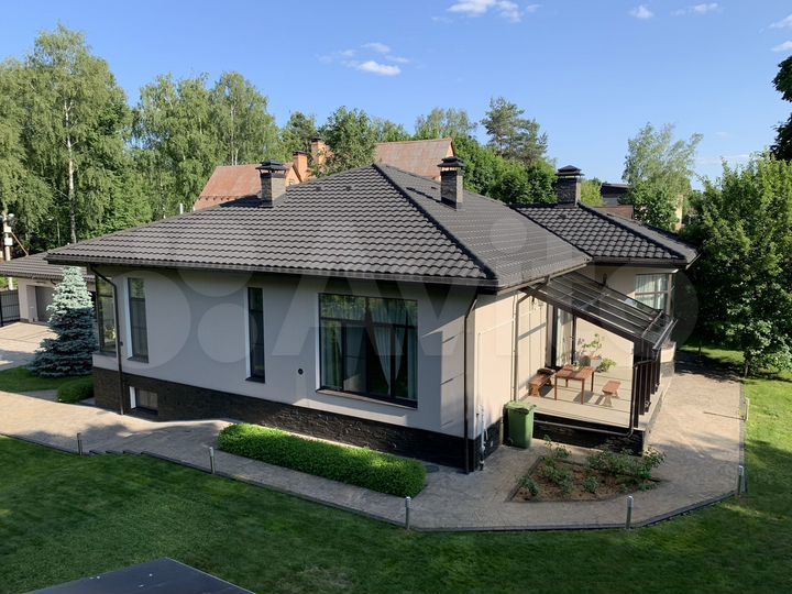 Дом 341 м² на участке 17,3 сот.