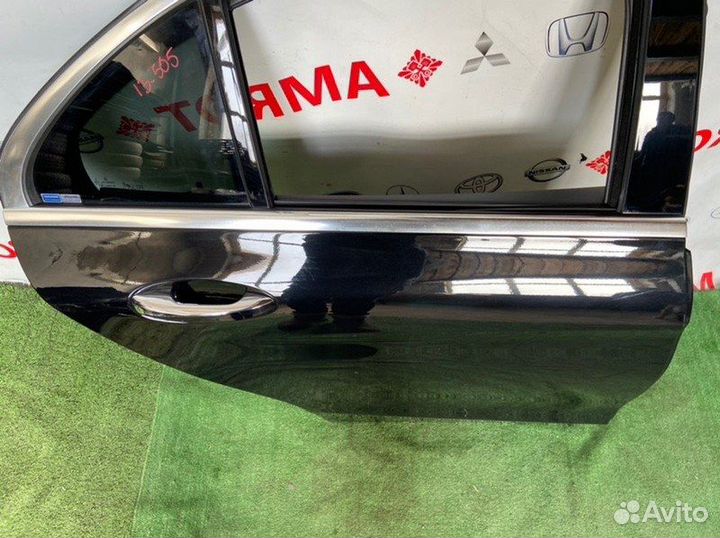 Молдинг на дверь задний правый Mercedes C-Class