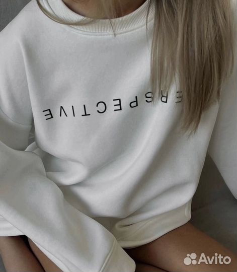 Свитшот женский оверсайз