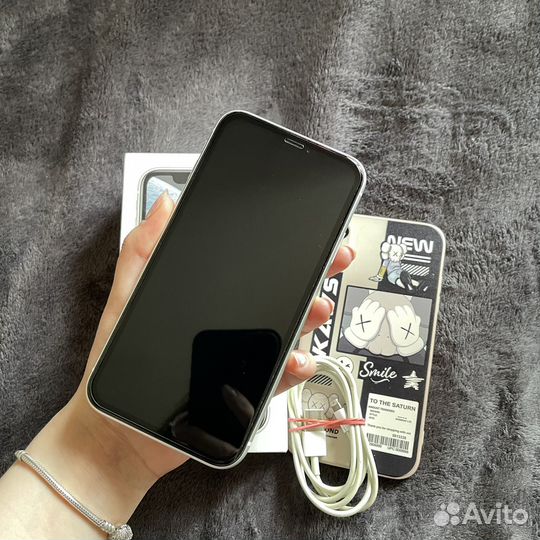 iPhone Xr, 64 ГБ