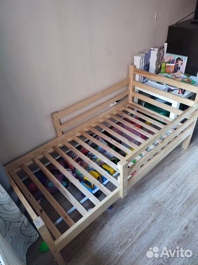 Детская кровать с матрасом