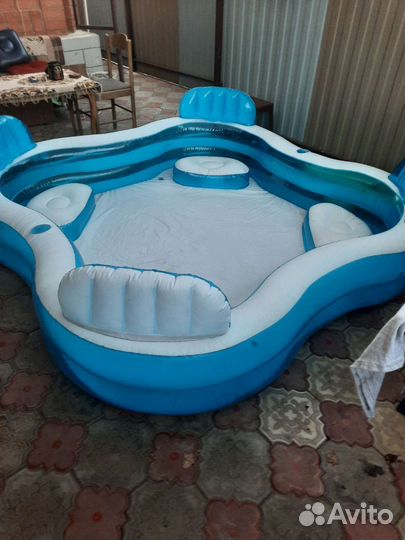 Надувной бассейн