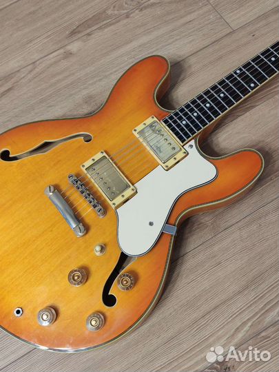 Grote электрогитара полуакустика