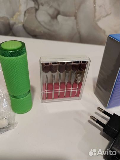 Аппарат для маникюра и лампа