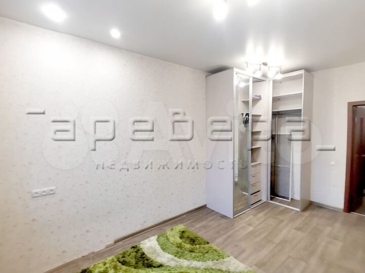 4-к. квартира, 95 м², 3/3 эт.